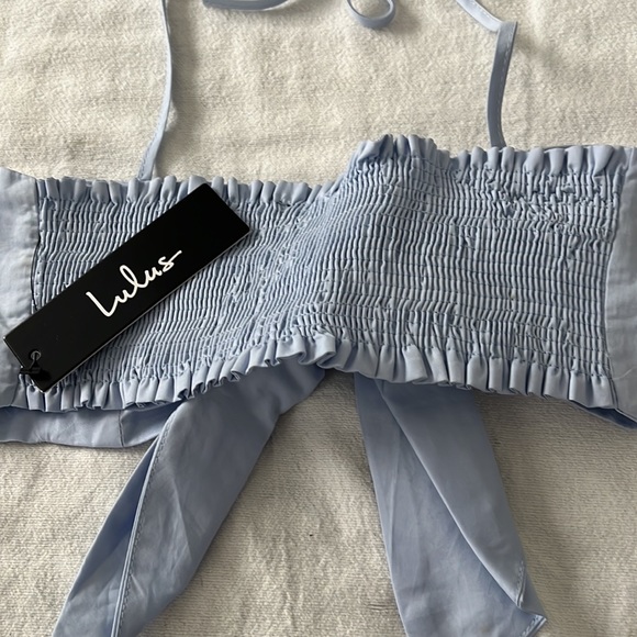 NWT🌺Lulu’s•St. Bart’s Tie Front Halter Crop Top - Picture 7 of 13